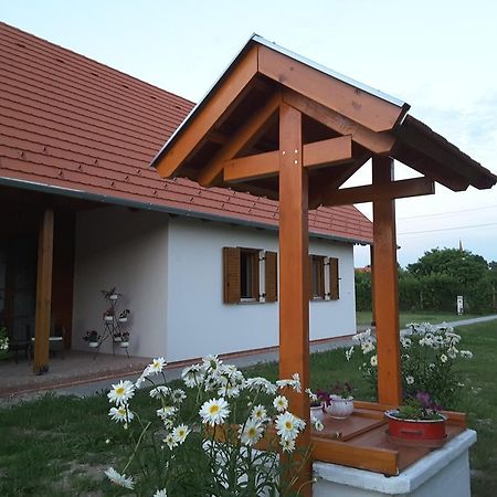 Malomko Apartman Zsira Buitenkant foto